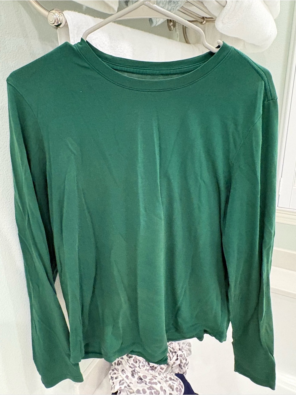 lululemon athletica Long Sleeve Tee in Forest Green
